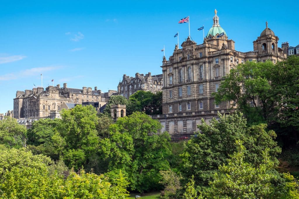 travel to Edinburgh in your campervan