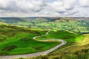 hire a motorhome and travel to the peak district