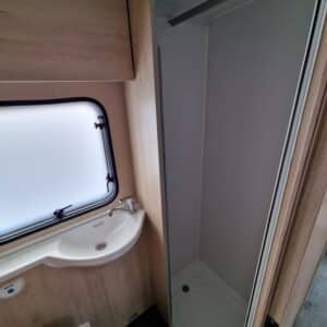 Hire a motorhome 4 berth autotrail C71